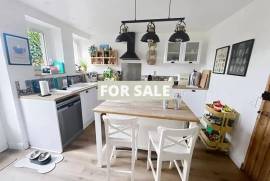 Detached Country House with Landscaped Garden