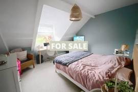 Detached Country House with Landscaped Garden