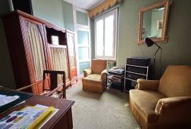 Three Bedroom Apartment in Sought After Location Three Bedroom Apartment in Sought After Location