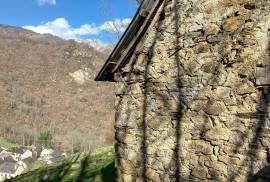 Barn to Renovate in Great Location with Beautiful Mountain Views