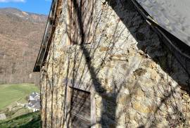 Barn to Renovate in Great Location with Beautiful Mountain Views