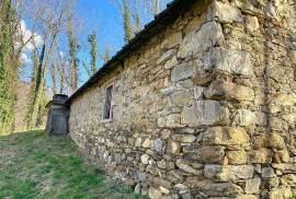 Barn to Renovate in Great Location with Beautiful Mountain Views