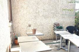 Town House with Neat Garden Town House with Neat Garden