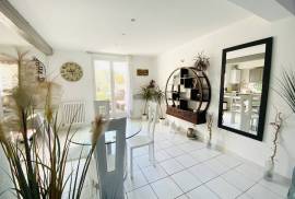 Glorious Villa with Lovely Garden Glorious Villa with Lovely Garden