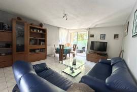 Ground Floor Apartment with Lovely Garden Ground Floor Apartment with Lovely Garden