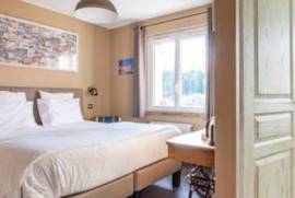 Lovely Villa with Pool in Parkland Gardens Lovely Villa with Pool in Parkland Gardens