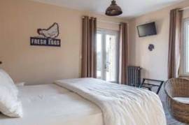 Lovely Villa with Pool in Parkland Gardens Lovely Villa with Pool in Parkland Gardens