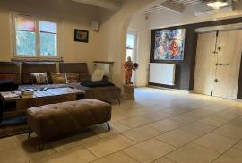 Lovely Villa with Pool in Parkland Gardens Lovely Villa with Pool in Parkland Gardens