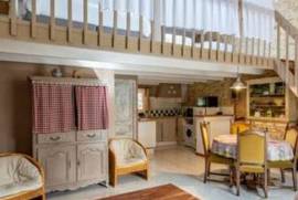 Lovely Villa with Pool in Parkland Gardens Lovely Villa with Pool in Parkland Gardens