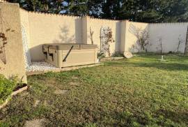 Lovely Villa with Pool in Parkland Gardens Lovely Villa with Pool in Parkland Gardens