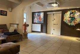 Lovely Villa with Pool in Parkland Gardens Lovely Villa with Pool in Parkland Gardens