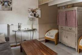 Lovely Villa with Pool in Parkland Gardens Lovely Villa with Pool in Parkland Gardens