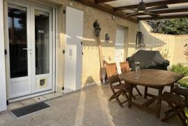 Lovely Villa with Pool in Parkland Gardens Lovely Villa with Pool in Parkland Gardens