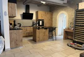 Lovely Villa with Pool in Parkland Gardens Lovely Villa with Pool in Parkland Gardens