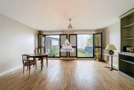 Paris Apartment with Garden in 18th Arrondissement