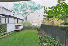 Paris Apartment with Garden in 18th Arrondissement Paris Apartment with Garden in 18th Arrondissement