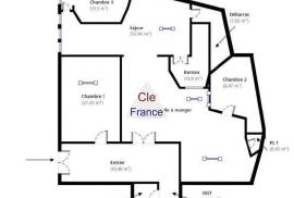 Paris Apartment with Private Garden in 18th Arrondissement Paris Apartment with Private Garden in 18th Arrondissement