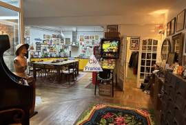 Paris Apartment with Private Garden in 18th Arrondissement Paris Apartment with Private Garden in 18th Arrondissement