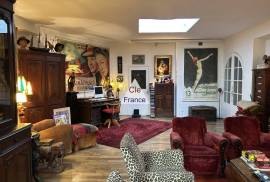 Paris Apartment with Private Garden in 18th Arrondissement Paris Apartment with Private Garden in 18th Arrondissement