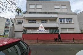 First Floor Apartment in Paris Suburb