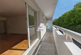 First Floor Apartment in Paris Suburb First Floor Apartment in Paris Suburb