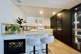 Apartment with Views from Balconies Apartment with Views from Balconies