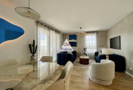 Apartment with Views from Balconies Apartment with Views from Balconies