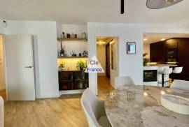 Apartment with Views from Balconies Apartment with Views from Balconies