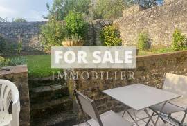 Town House with Neat Garden Town House with Neat Garden