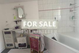 Town House with Neat Garden Town House with Neat Garden