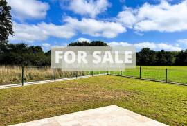 Recently Built Detached Villa with Garden Recently Built Detached Villa with Garden