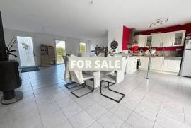 Detached Country House with Lovely Garden