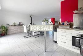 Detached Country House with Lovely Garden