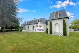 Impressive Property with Spacious Interiors Impressive Property with Spacious Interiors