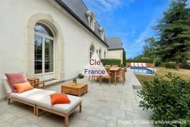 Impressive Property with Spacious Interiors Impressive Property with Spacious Interiors