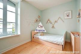 Beautiful Town House with Courtyard Garden Beautiful Town House with Courtyard Garden