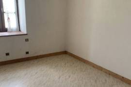 Detached House with Garden Detached House with Garden