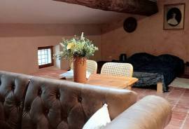 Beautiful Character House with Courtyard Garden Beautiful Character House with Courtyard Garden