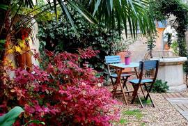 Beautiful Character House with Courtyard Garden Beautiful Character House with Courtyard Garden