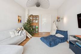 Ready to move! 3 Room Family Home with Spacious Kitchen on Helmholtzplatz Ready to move! 3 Room Family Home with Spacious Kitchen on Helmholtzplatz