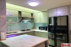 Beautiful 3-Storey House in Phrom Phong - 4 Bedrooms and 6 Bathrooms for Sale in Phrom Phong Area of Bangkok