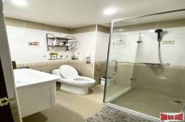 Beautiful 3-Storey House in Phrom Phong - 4 Bedrooms and 6 Bathrooms for Sale in Phrom Phong Area of Bangkok