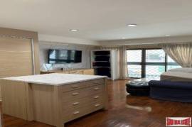 Beautiful 3-Storey House in Phrom Phong - 4 Bedrooms and 6 Bathrooms for Sale in Phrom Phong Area of Bangkok