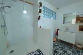 4 room, 140m2 Village house for sale in Lezignan la cebe - 285 000 € *