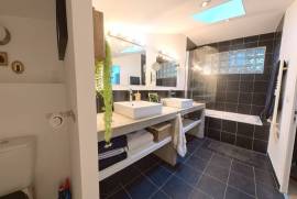 4 room, 140m2 Village house for sale in Lezignan la cebe - 285 000 € *