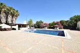 PRACHTIG LANDHUIS MET GEWELDIG UITZICHT OP DE BERG