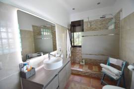 PRACHTIG LANDHUIS MET GEWELDIG UITZICHT OP DE BERG