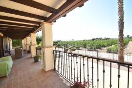 PRACHTIG LANDHUIS MET GEWELDIG UITZICHT OP DE BERG