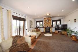 PRACHTIG LANDHUIS MET GEWELDIG UITZICHT OP DE BERG