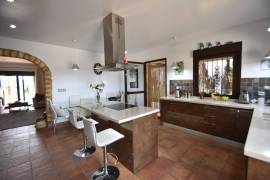 PRACHTIG LANDHUIS MET GEWELDIG UITZICHT OP DE BERG